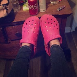 Crocs {PINK}
